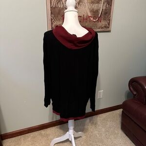 Beautiful brand new Italian sweater.  Comparable to size L/XL .  Made in Milan